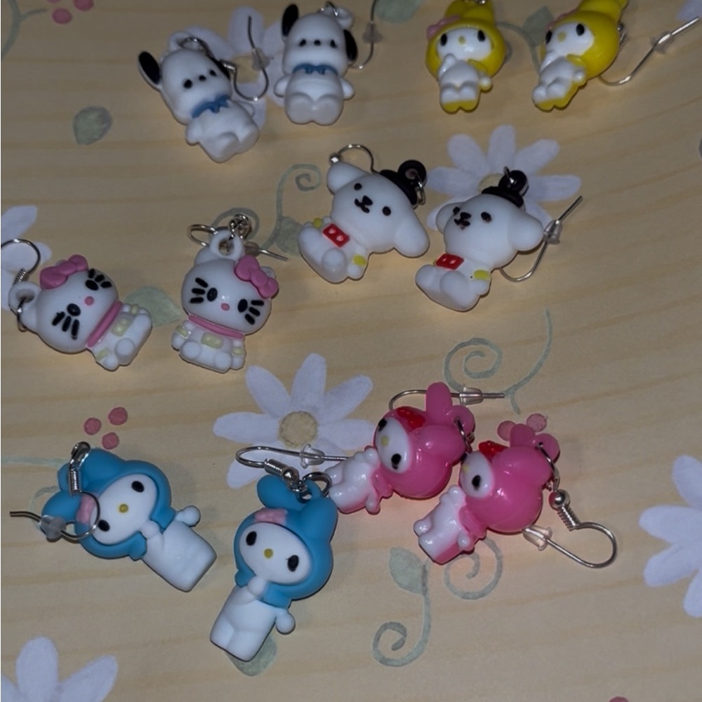 hello kitty Earrings Set